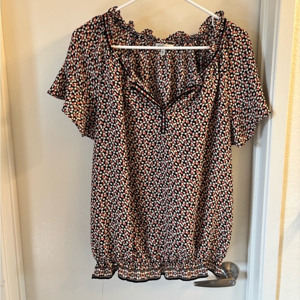 Max Studio Black and White Floral Blouse